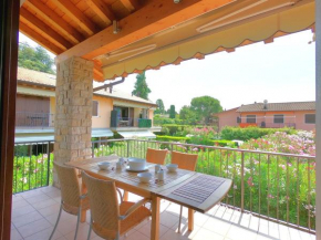 Evelyn POOL apartment -only family-